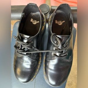 Dr martens shiny quad platform shoes